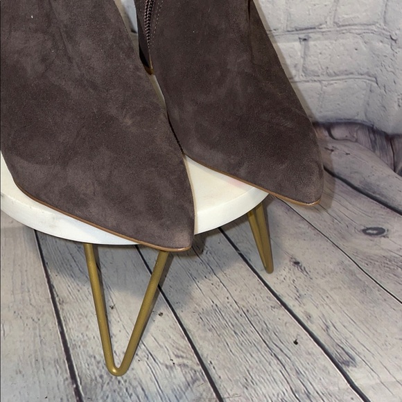 Cole Haan Dark Brown Suede Heeled Boots Sz 8 NWOB - Picture 9 of 10